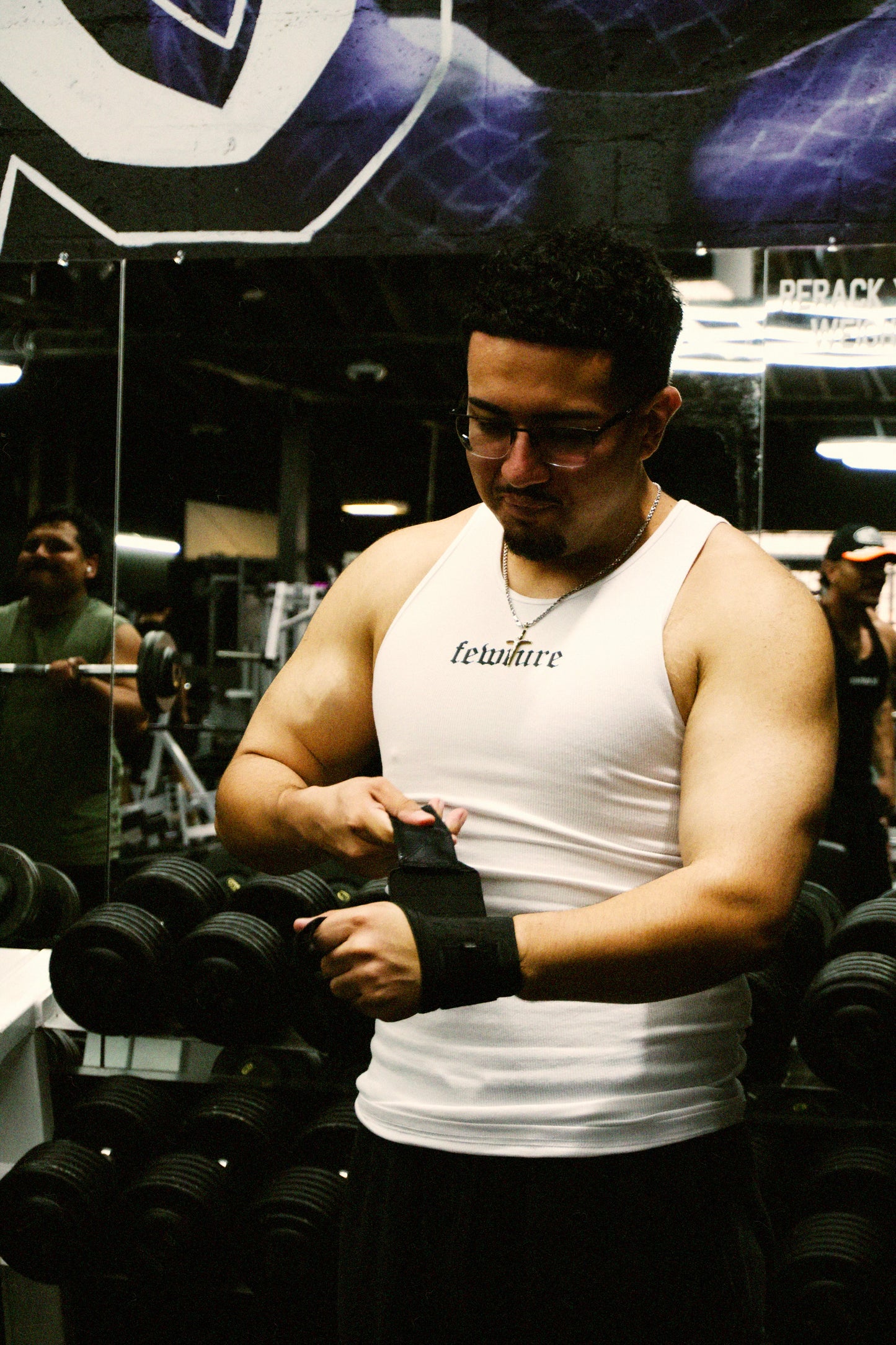 Anniversary Fewture Compression Tank in White