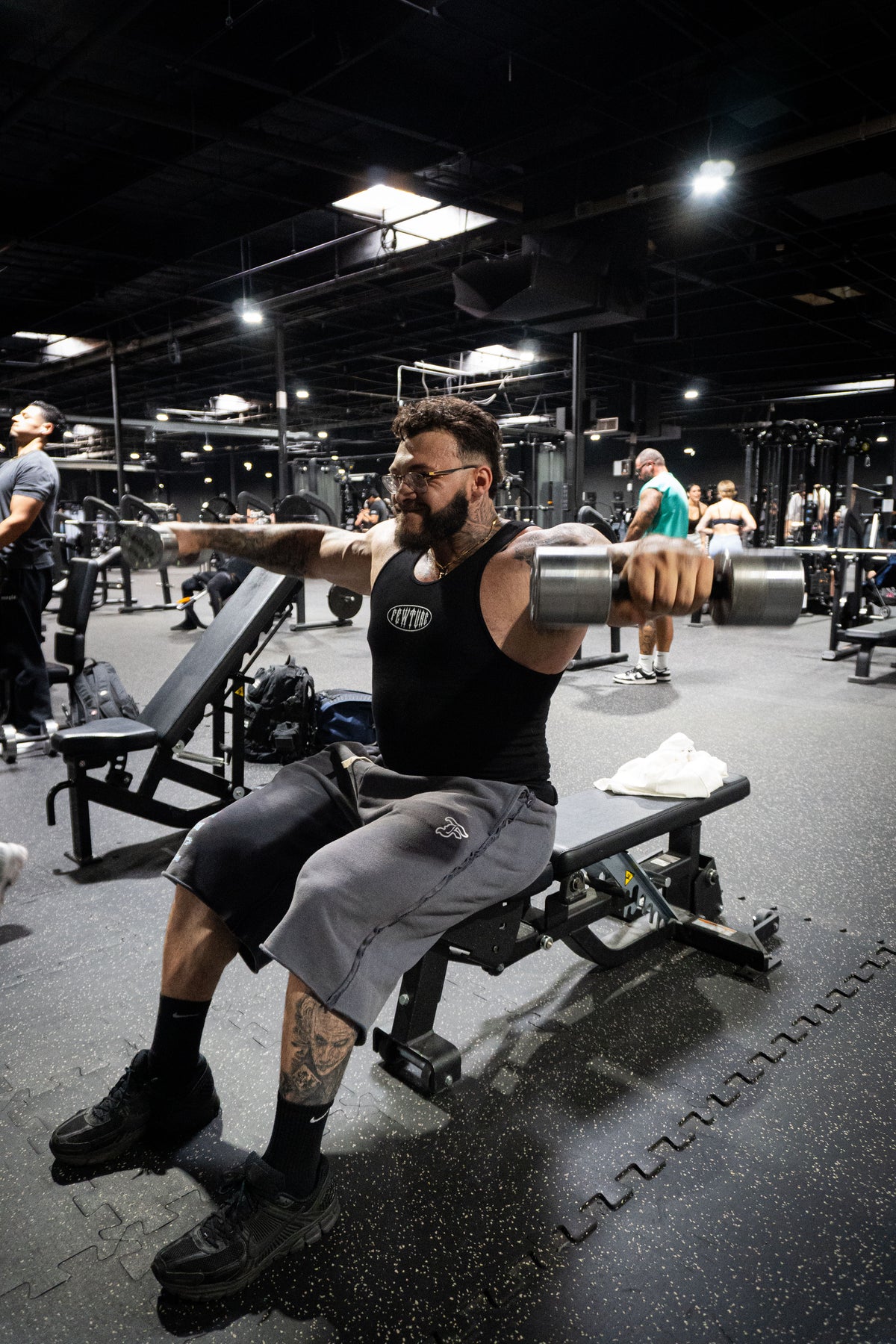 Fewture Compression Tank in Black