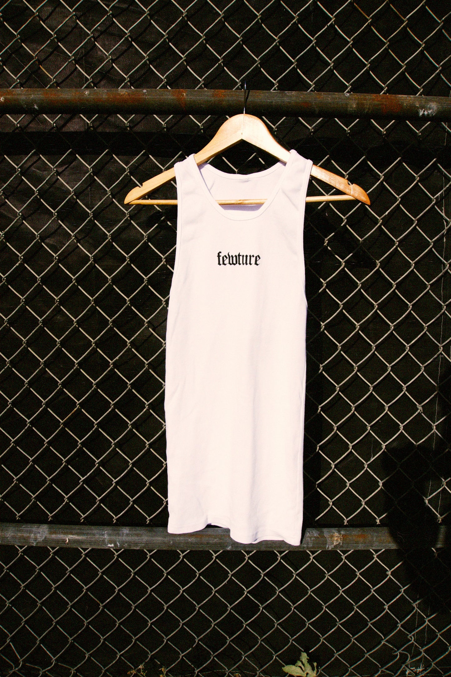 Anniversary Fewture Compression Tank in White