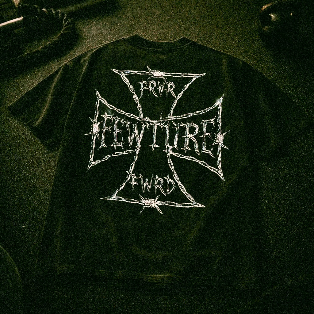 Fewture Chrome Cross Vintage Black Oversized Tee