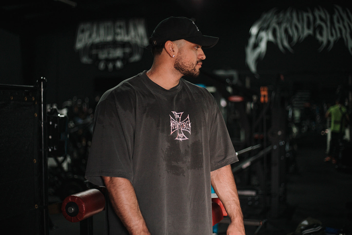 Fewture Chrome Cross Vintage Black Oversized Tee