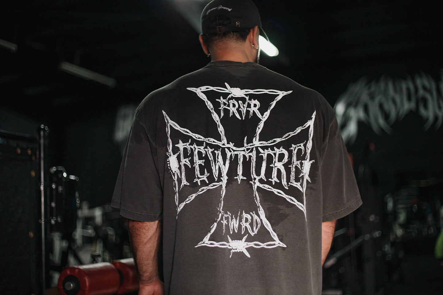 Fewture Chrome Cross Vintage Black Oversized Tee